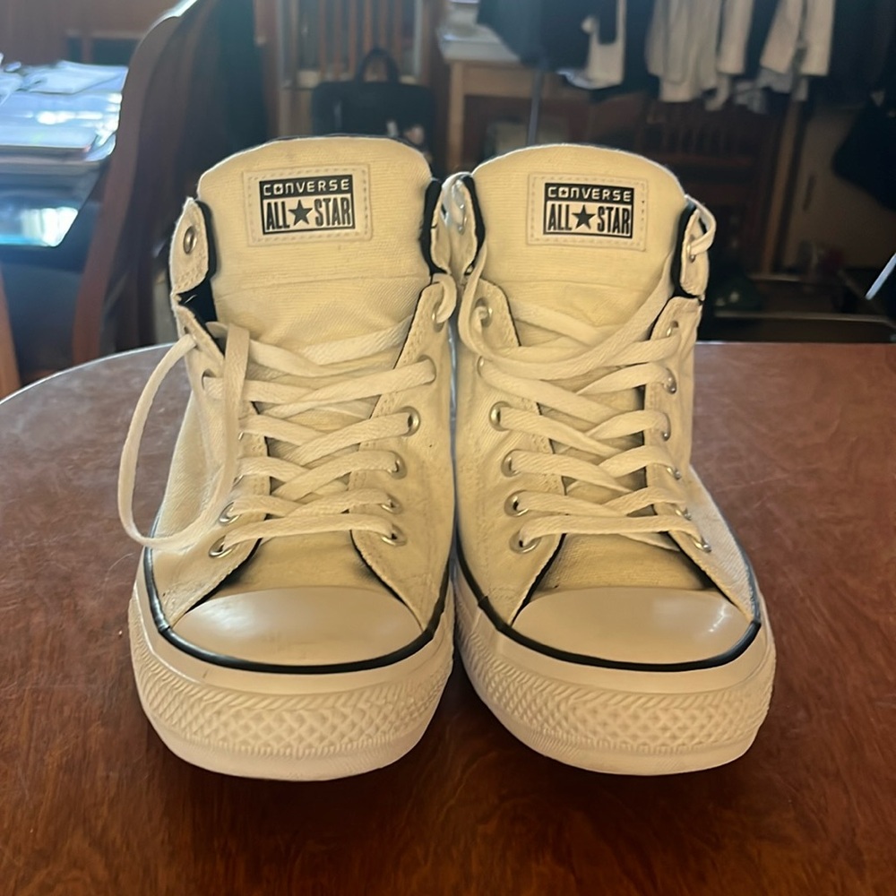 White converse all star mid top